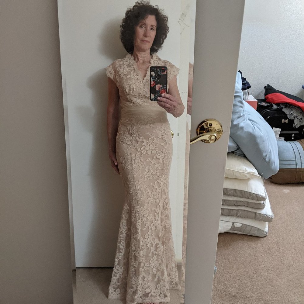 Beautiful, Figure hugging, Full length, Formal Gown in Cream/Beige